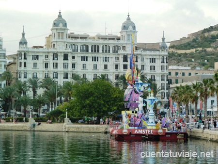 Fachada marítima y Foguera, Alacant.